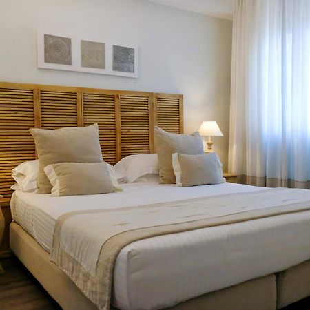Residence Lungomare - Charming Apartments Riccione Zewnętrze zdjęcie