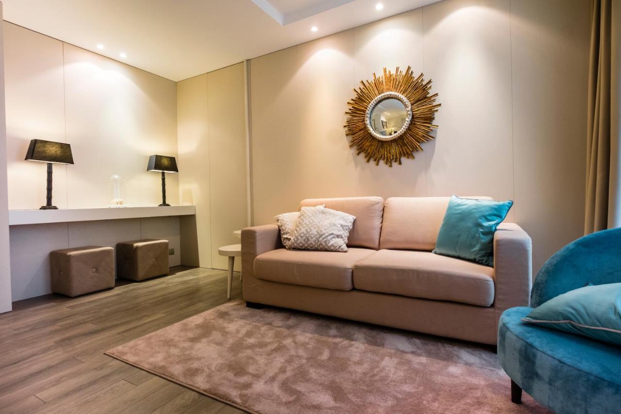 Residence Lungomare - Charming Apartments Riccione Zewnętrze zdjęcie