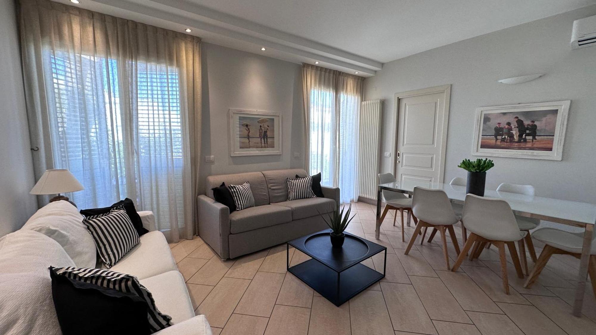 Residence Lungomare - Charming Apartments Riccione Zewnętrze zdjęcie